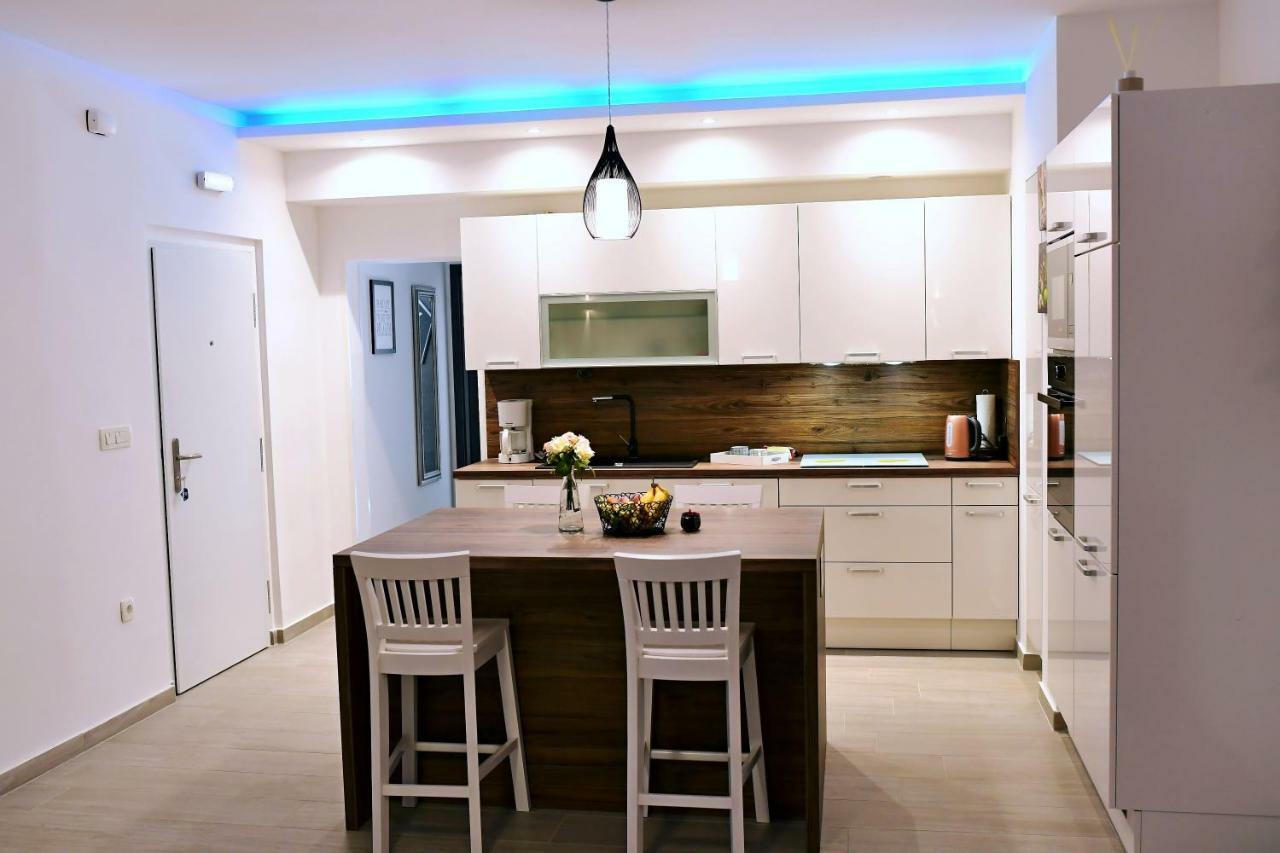 Apartment Luce Njivice Esterno foto