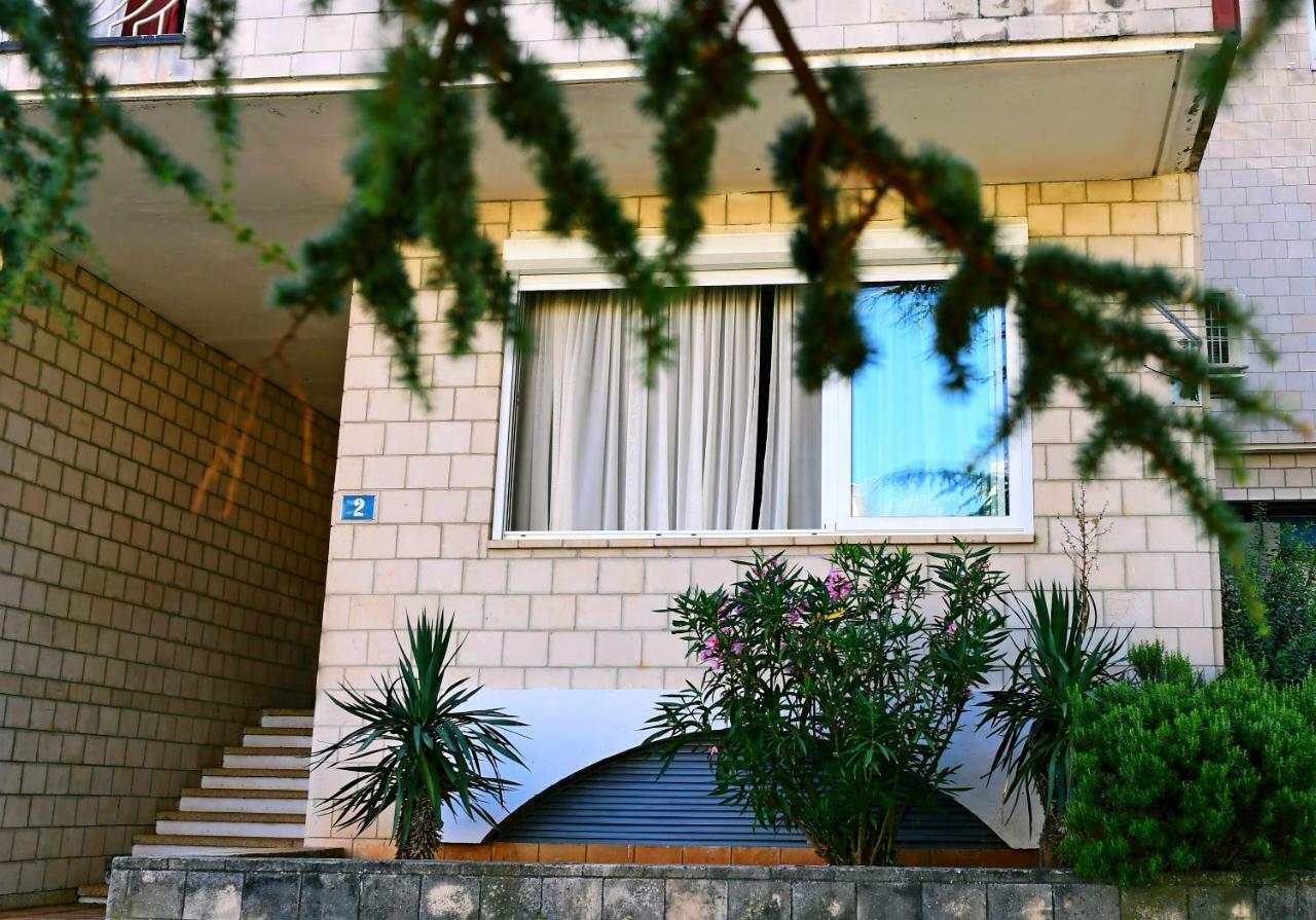 Apartment Luce Njivice Esterno foto